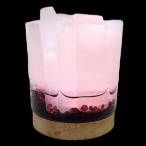 Lámpara de selenita y granate, diseño único, base de bambú con luces leds, puerto usb, lámpara rosa
