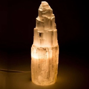 Lámpara Selenite altura ± 25 cm – incluyendo bombilla y enchufe 220 V cristales blancos